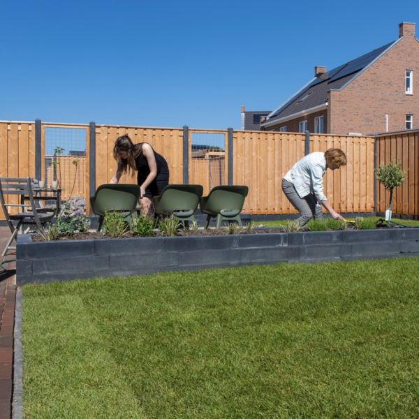 Betonpaal glad 10 x 10 x 280 cm diamantkop Antraciet Tussenpaal